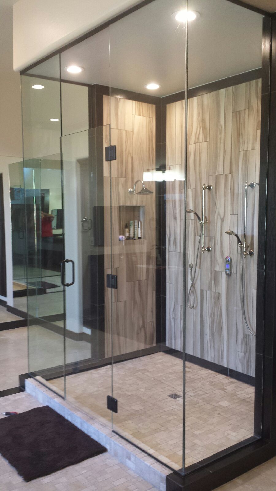 Custom glass showers - Clearguard Solutions